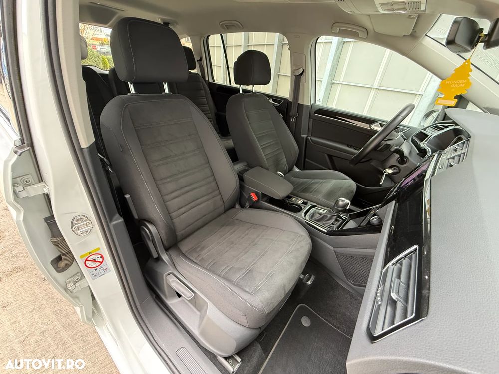 Volkswagen Touran 2.0 TDI SCR DSG Highline - 18