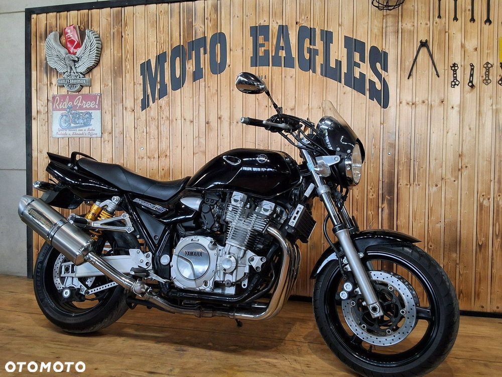 Yamaha XJR - 13