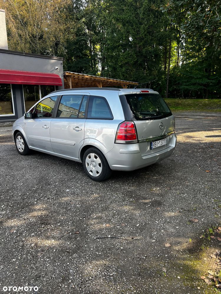Opel Zafira - 4