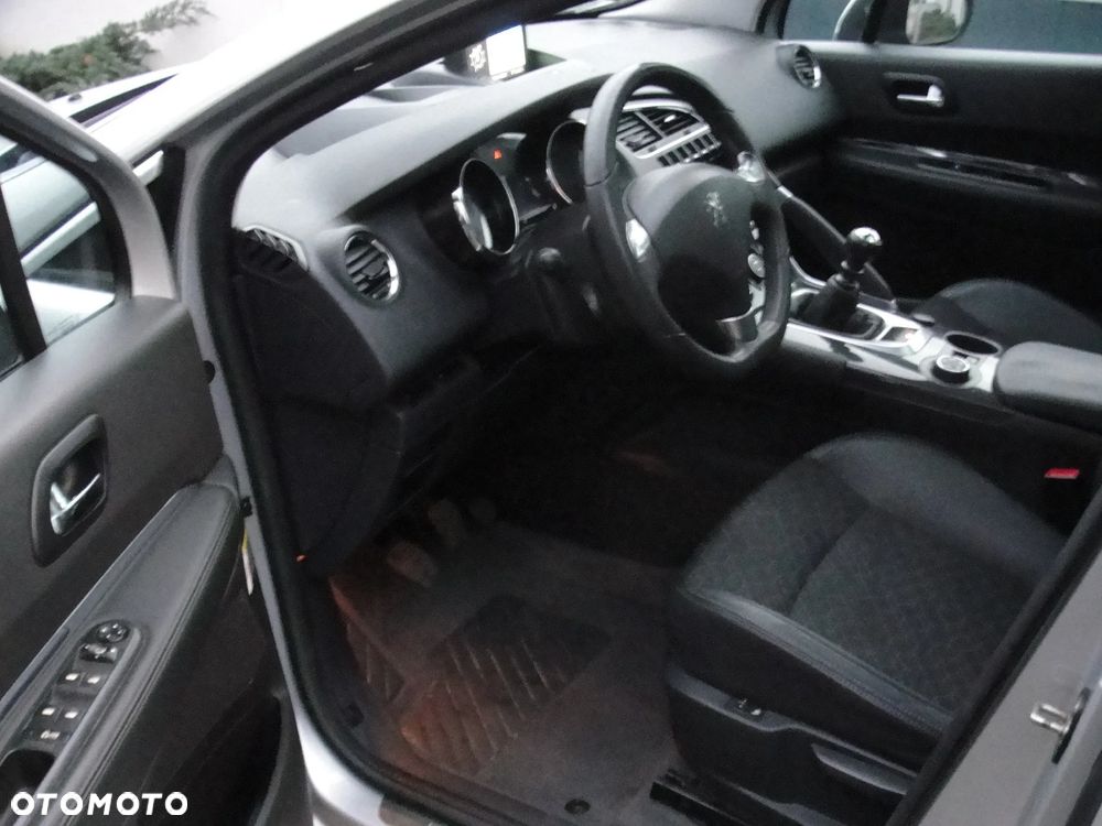 Peugeot 3008 HDi 150 Allure - 11