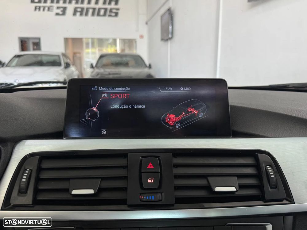 BMW 320 d Touring Auto Pack M - 40