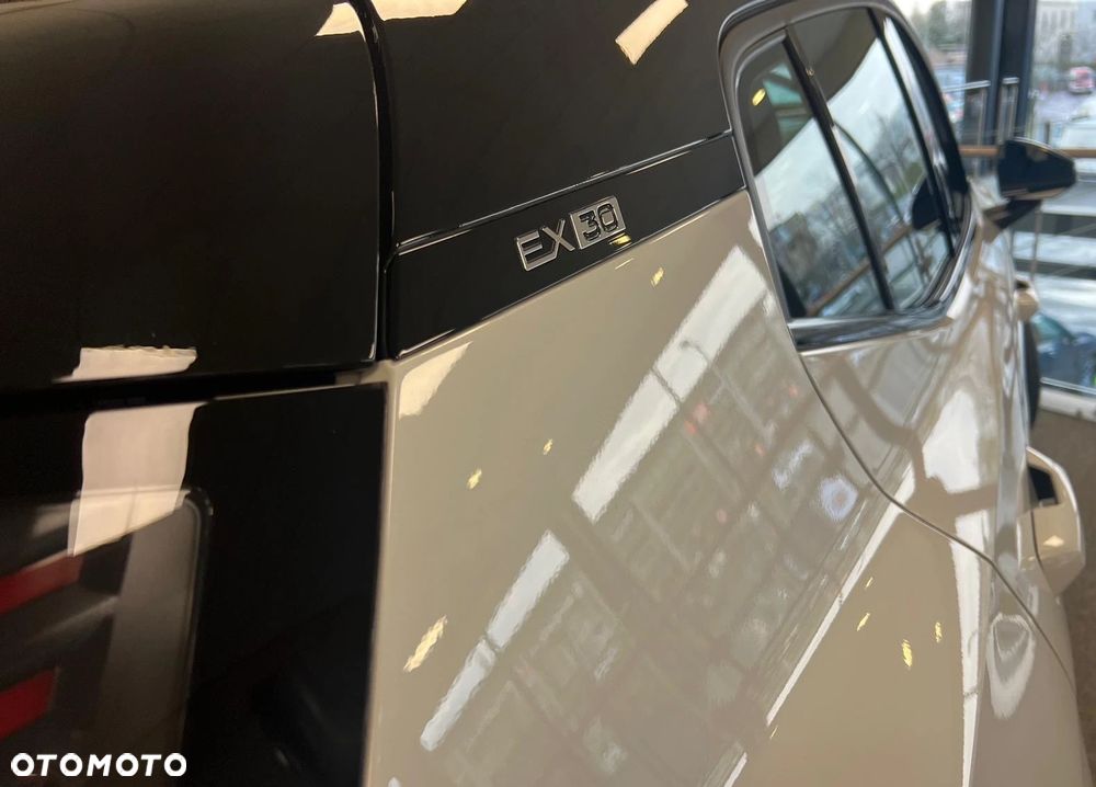 Volvo EX30 Single Motor Extended Range RWD Plus - 27