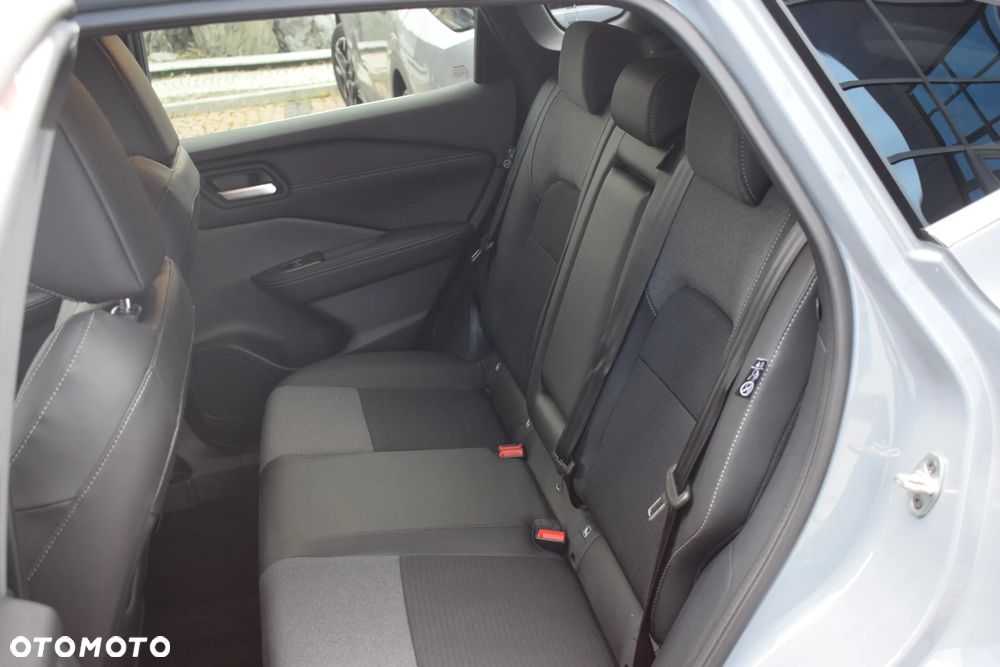 Nissan Qashqai 1.3 DIG-T MHEV N-Connecta Xtronic - 11