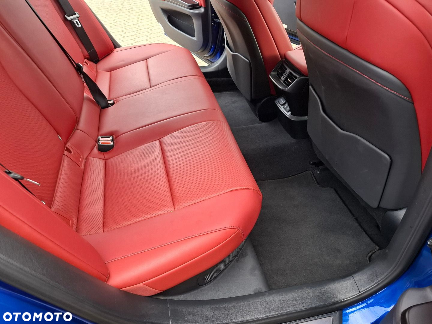 Lexus ES 300h F Sport Edition - 26
