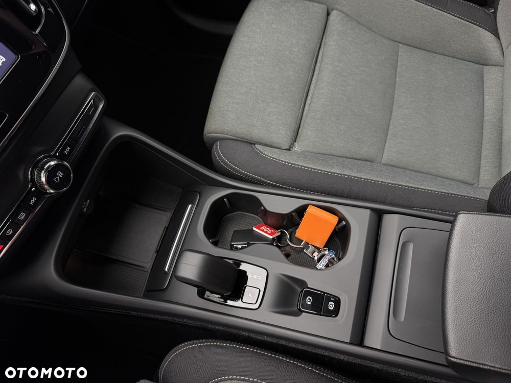 Volvo XC 40 B3 Plus Bright - 28