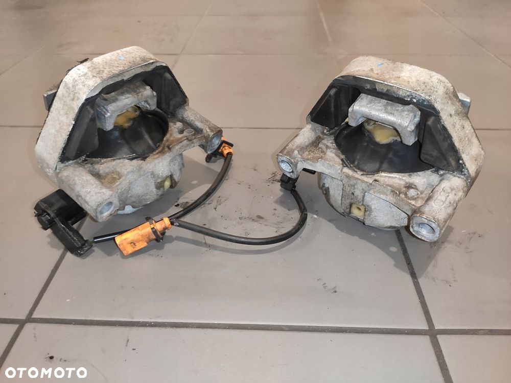 AUDI 3.0 TDI CRT A7 4G8 PODUSZKA SILNIKA PRAWA LEWA CZUJNIK ZDROWA ORYG - 2