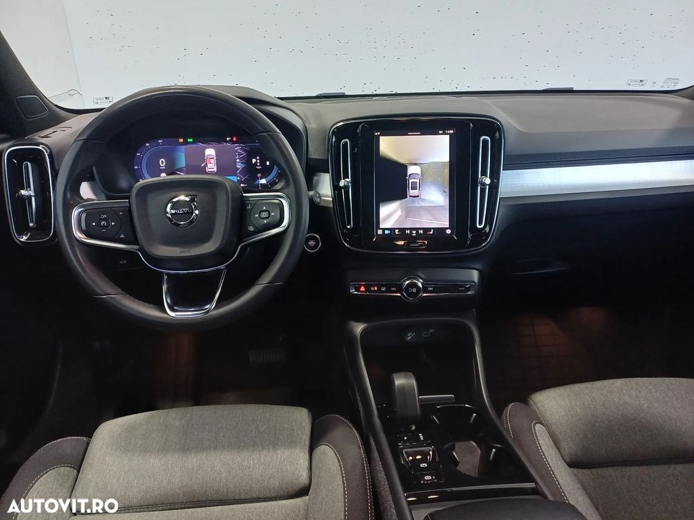 Volvo XC 40 B4 AT8 Mild Hybrid Momentum - 8