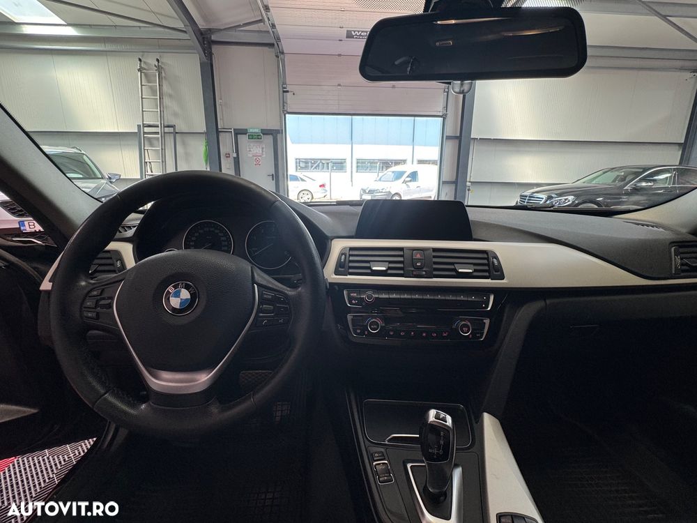 BMW Seria 3 320d Aut. - 11