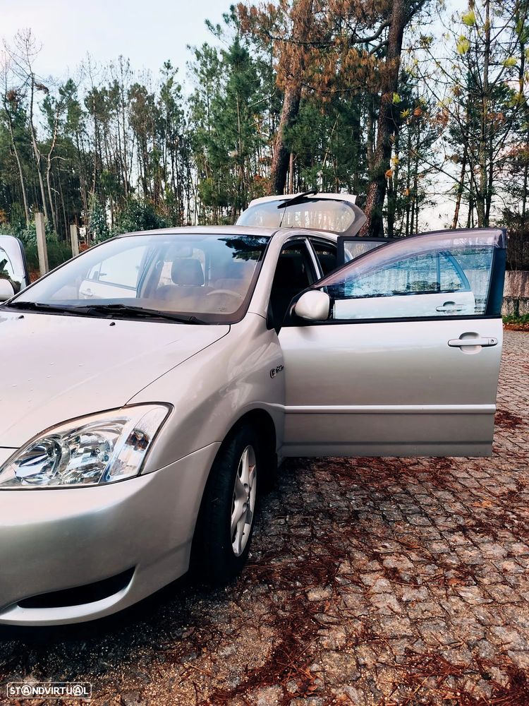 Toyota Corolla 2.0 D-4D Sol - 1