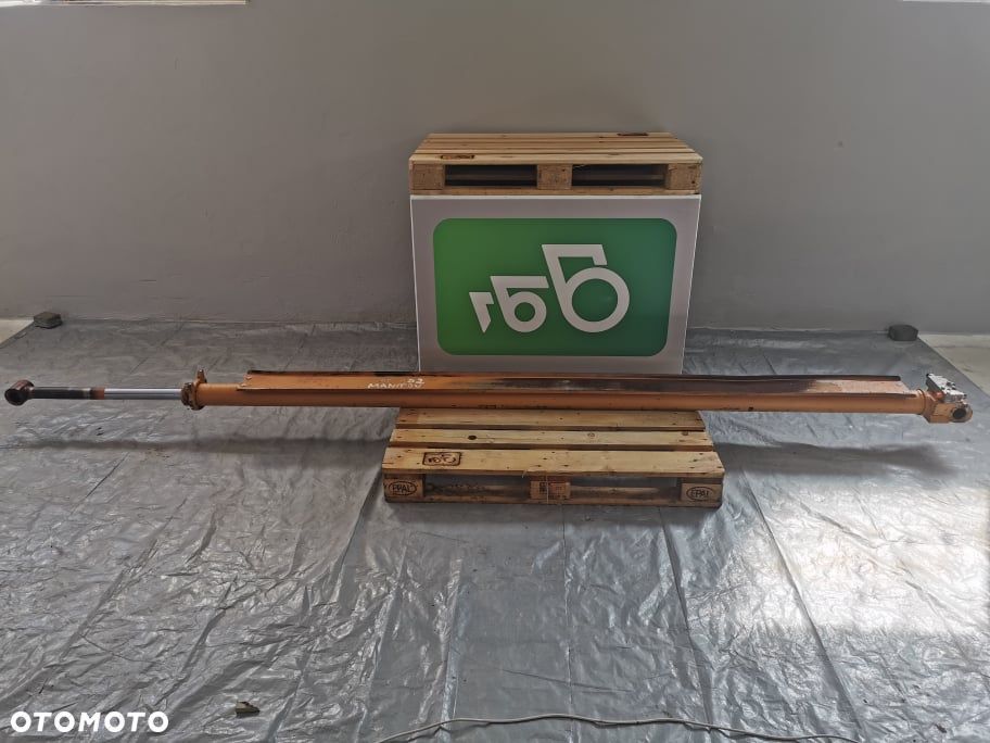 Siłownik wysuwu ramienia  Manitou MT 932 {Wewnętrzny} - 1