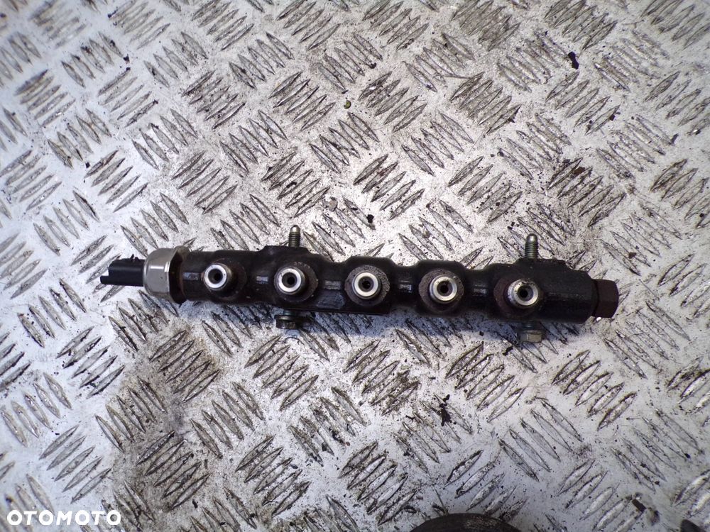 LISTWA WTRYSKOWA PEUGEOT CITROEN 96425033.80 - 2