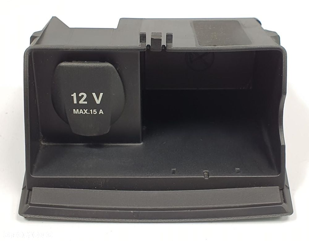 POPIELNICZKA GNIAZDO 12V MERCEDES W245 A1696801050 - 2