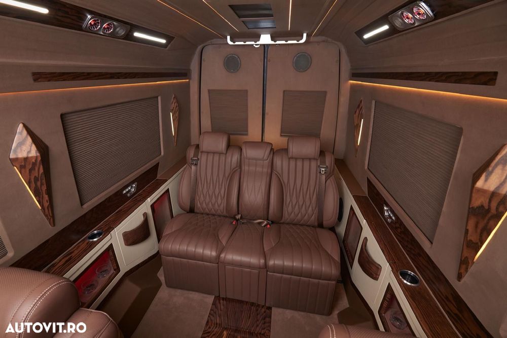 Mercedes-Benz Sprinter 906.235 7GTronic - 24