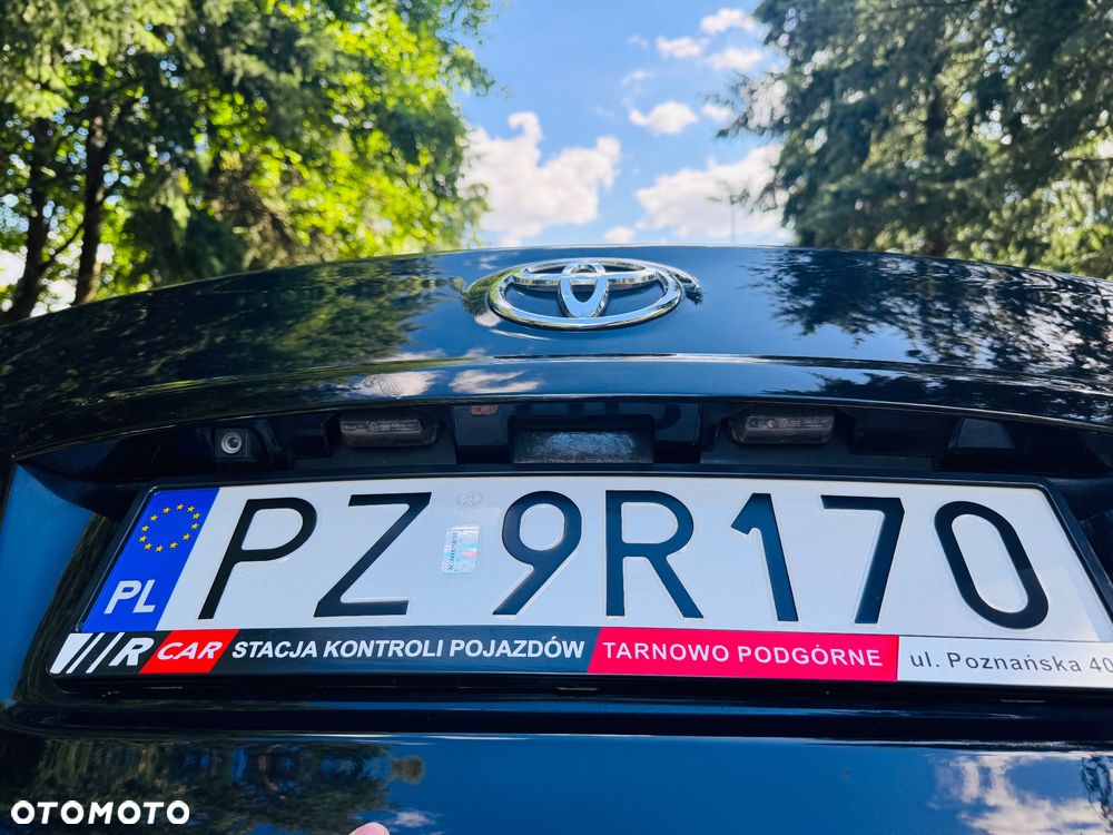 Toyota Avensis 2.2 D-4D Premium - 8