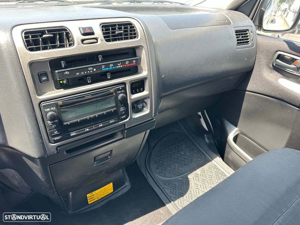 Toyota HiAce 2.5 D-4D Curto 2.8T AC - 7