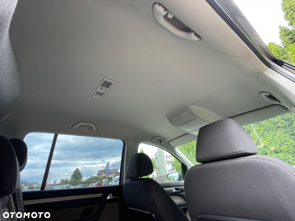 Volkswagen Touran 1.4 TSI Cross - 26