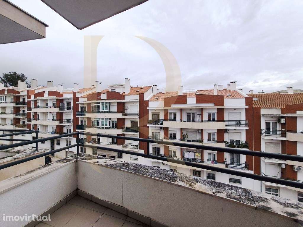 Apartamento T2 com elevador e varanda e arrecadação em Vale Flores ... - Grande imagem: 3/19