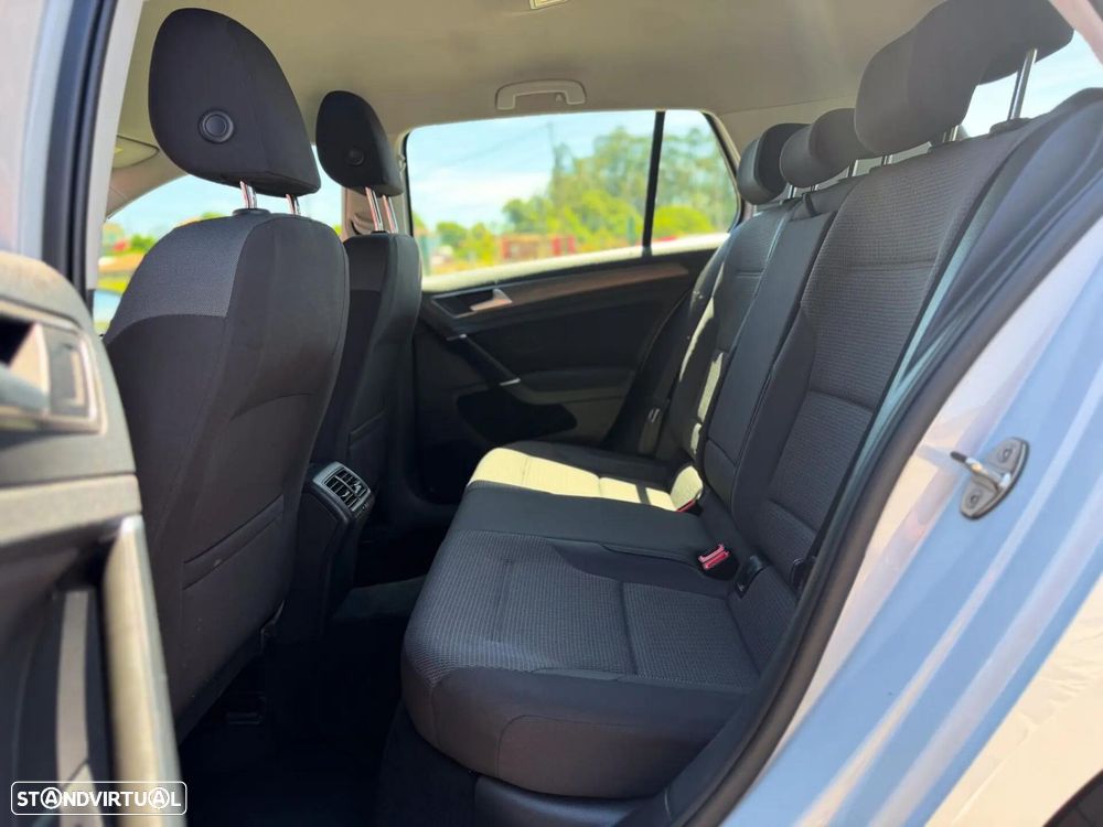 VW Golf 1.6 TDI Confortline - 16