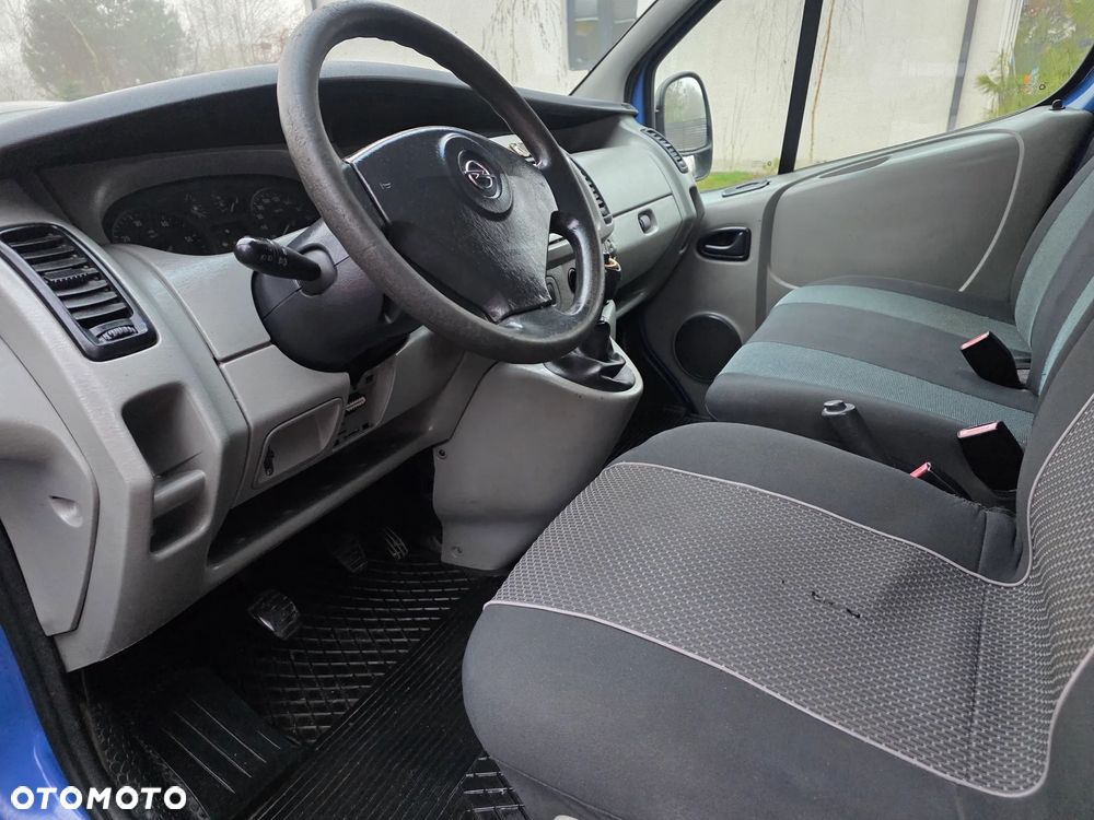 Opel Vivaro - 10