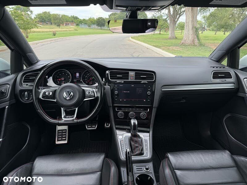 Volkswagen Golf - 7