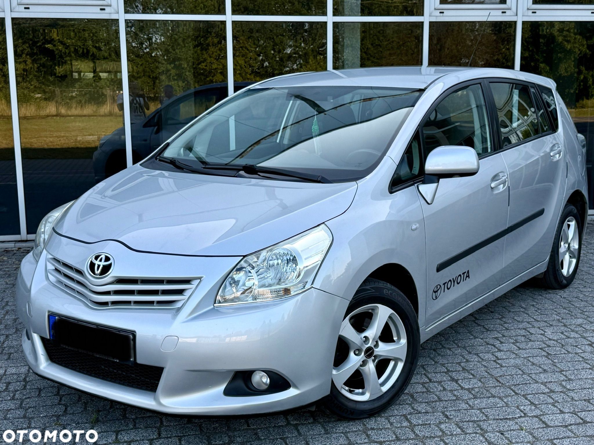 Toyota Verso 1.6 Premium 7os - 1