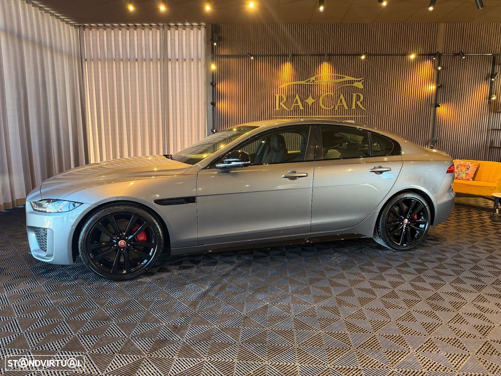 Jaguar XE 2.0 D200 R-Dynamic HSE - 3