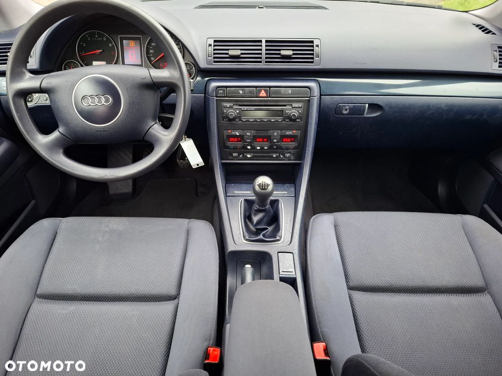 Audi A4 Limousine - 9