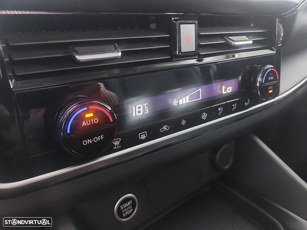 Nissan Qashqai 1.3 DIG-T N-Connecta - 28