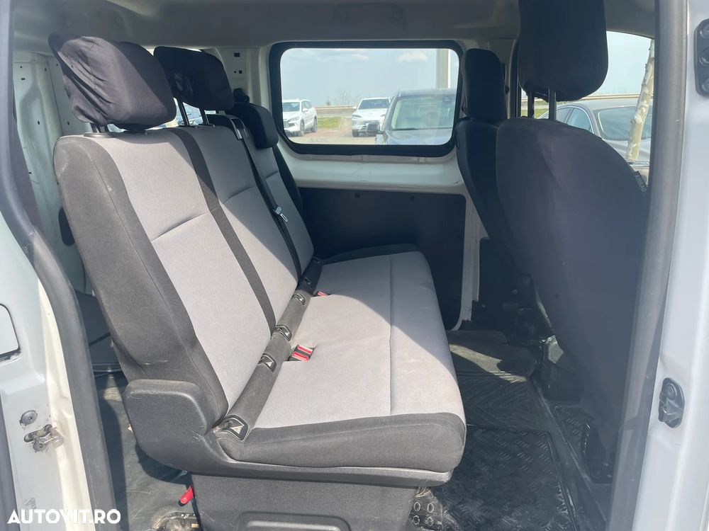 Peugeot Traveller - 11