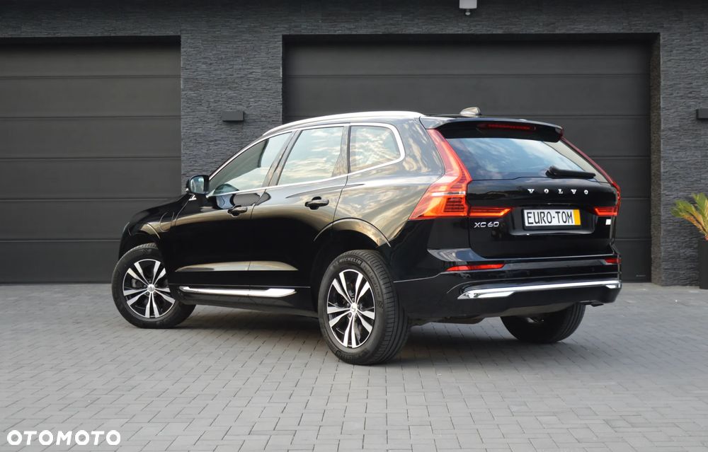 Volvo XC 60 T6 AWD Plug-in Hybrid Ultra Dark - 4