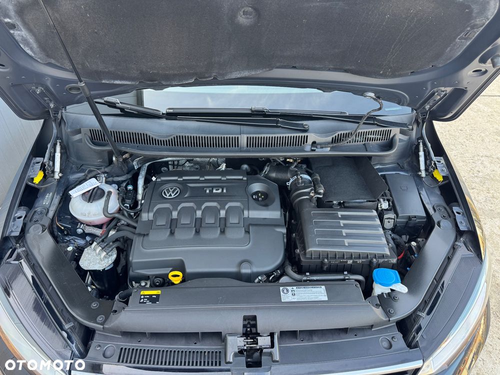 Volkswagen Touran - 30