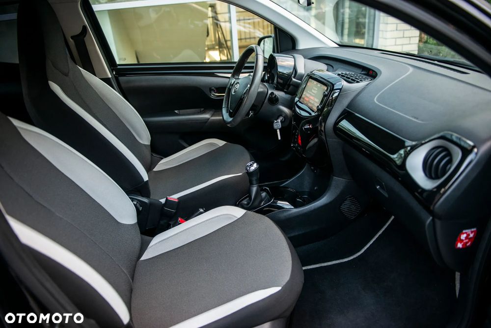 Toyota Aygo x-business - 22