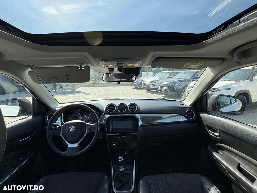 Suzuki Vitara 1.4 Boosterjet AllGrip MHEV Luxus - 8