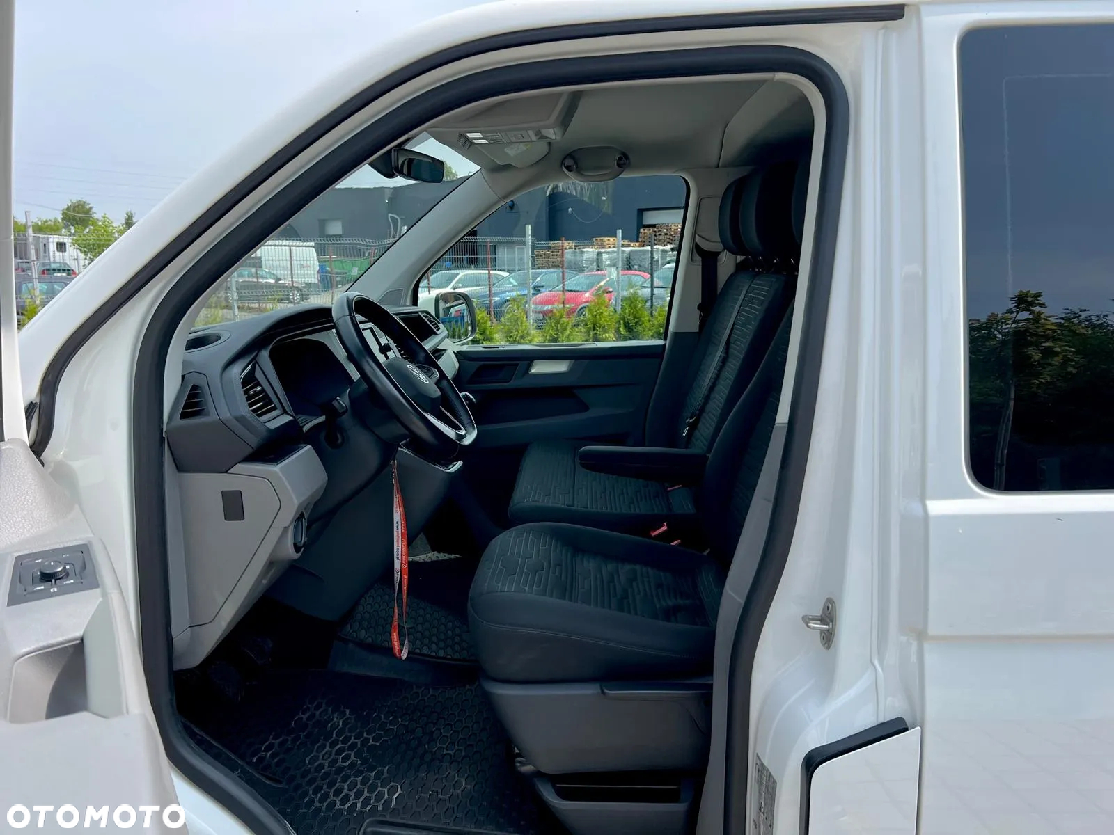 Volkswagen Caravelle 6.1 2.0 TDI L2 Trendline - 21