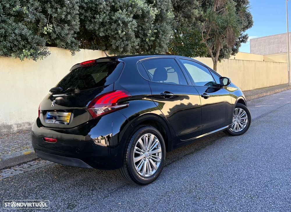 Peugeot 208 1.2 PureTech Style - 4