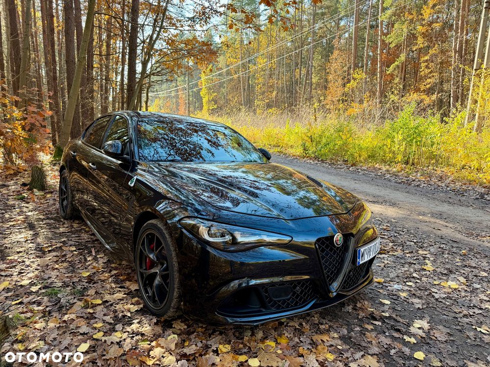 Alfa Romeo Giulia 2.9 V6 Bi-Turbo AT8 Quadrifoglio - 1