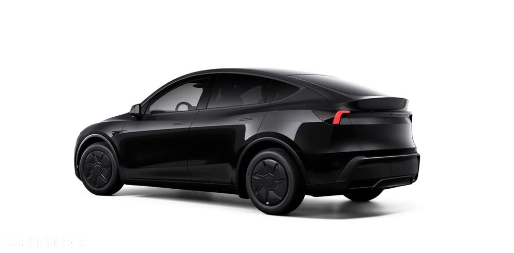 Tesla Model Y - 8