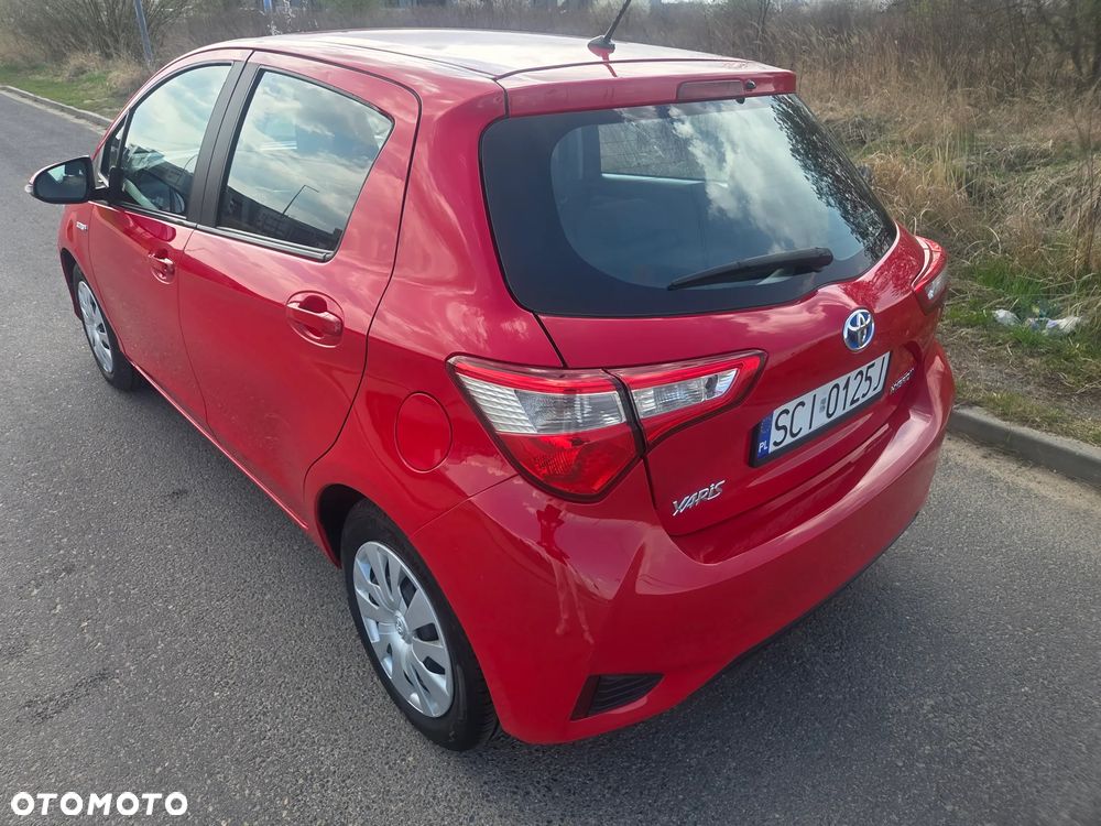 Toyota Yaris Hybrid 100 Dynamic EU6 - 9