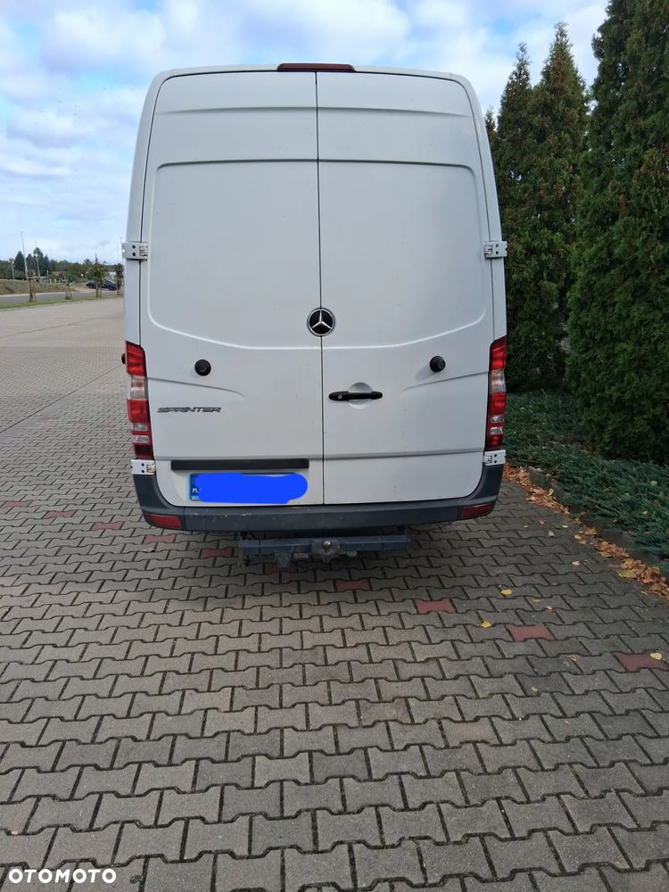 Mercedes-Benz Sprinter - 2