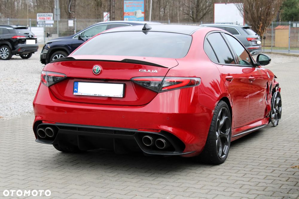 Alfa Romeo Giulia - 8