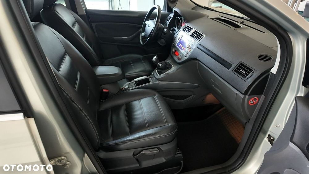 Ford Kuga 2.0 TDCi 2x4 Titanium - 18