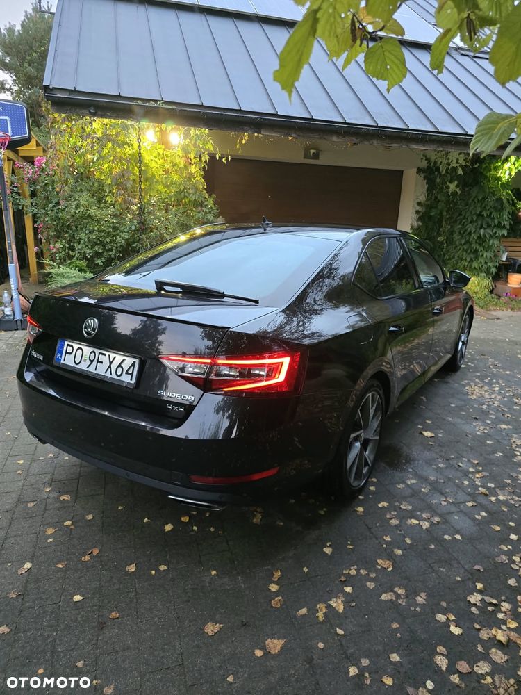 Skoda Superb 2.0 TSI 4x4 Sportline DSG - 19
