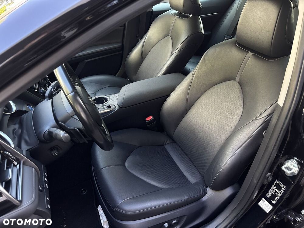 Toyota Camry 2.5 Hybrid Executive CVT - 34