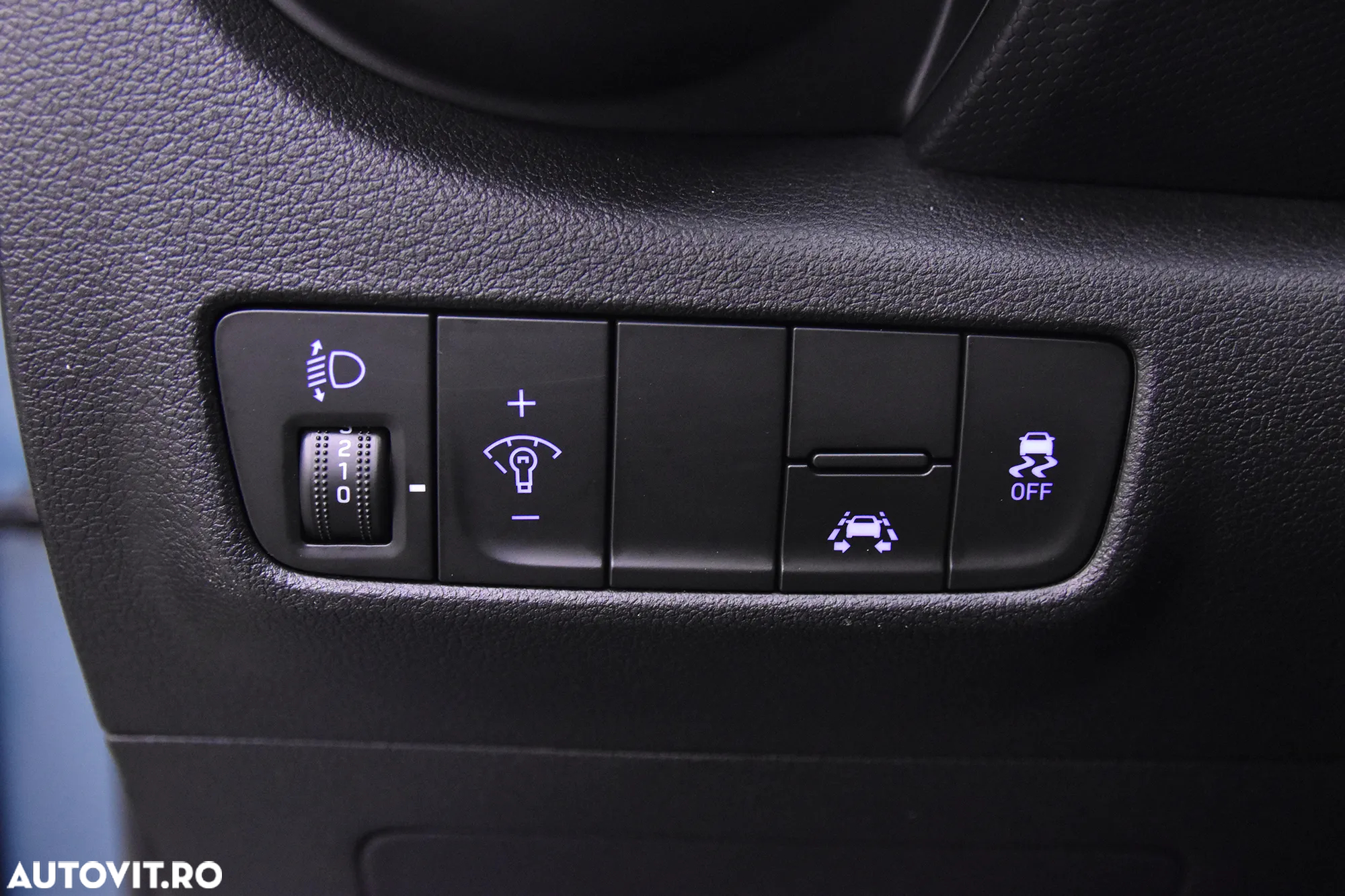 Hyundai KONA - 15