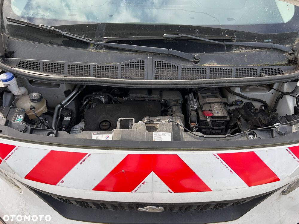 Peugeot Expert - 8