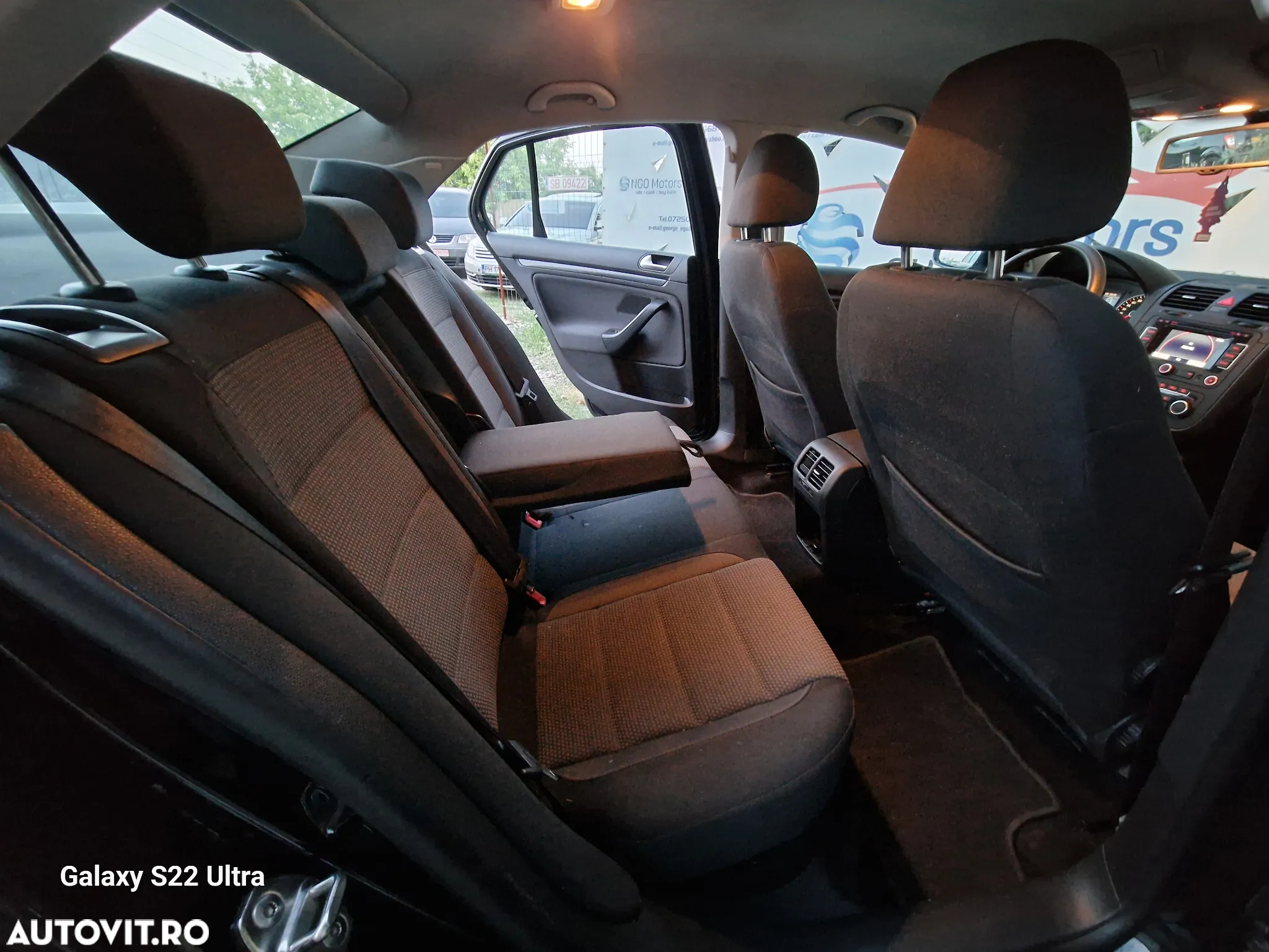 Volkswagen Jetta 1.6 TDI Blue Motion Technology Trendline - 14