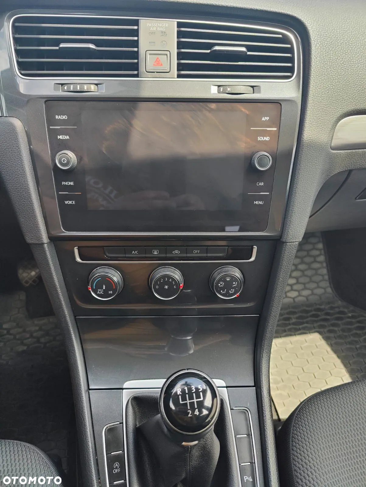 Volkswagen Golf VII 1.6 TDI BMT Comfortline - 18