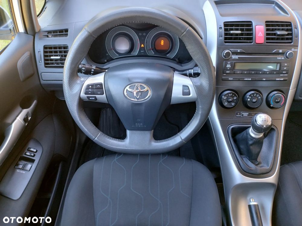Toyota Auris 1.6 Club - 31