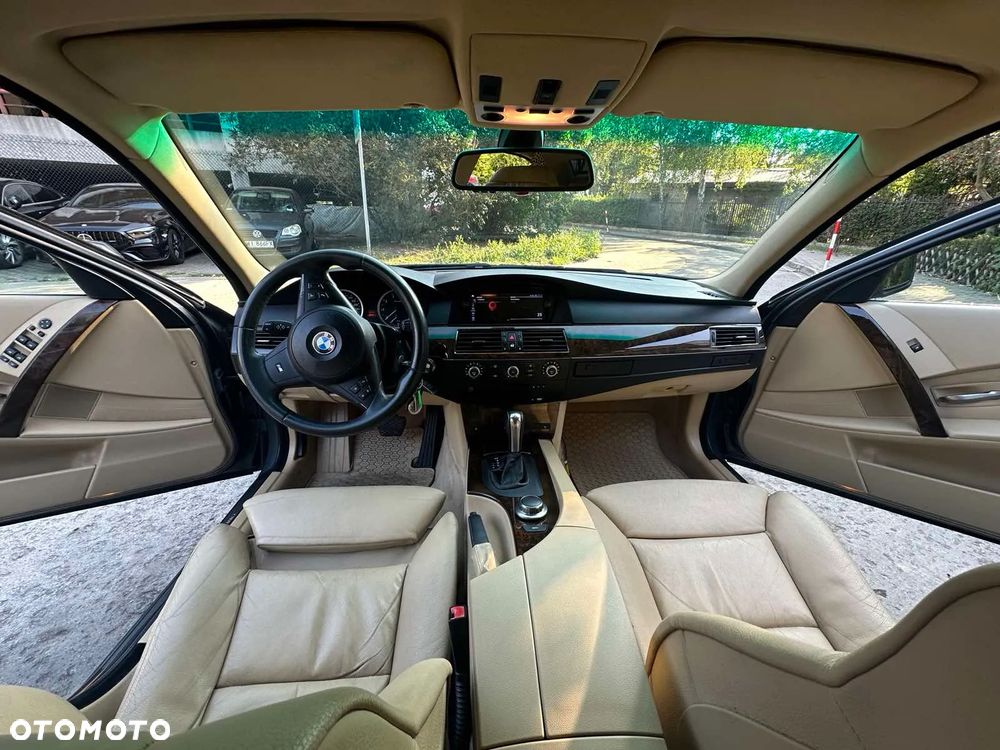 BMW Seria 5 540i - 5