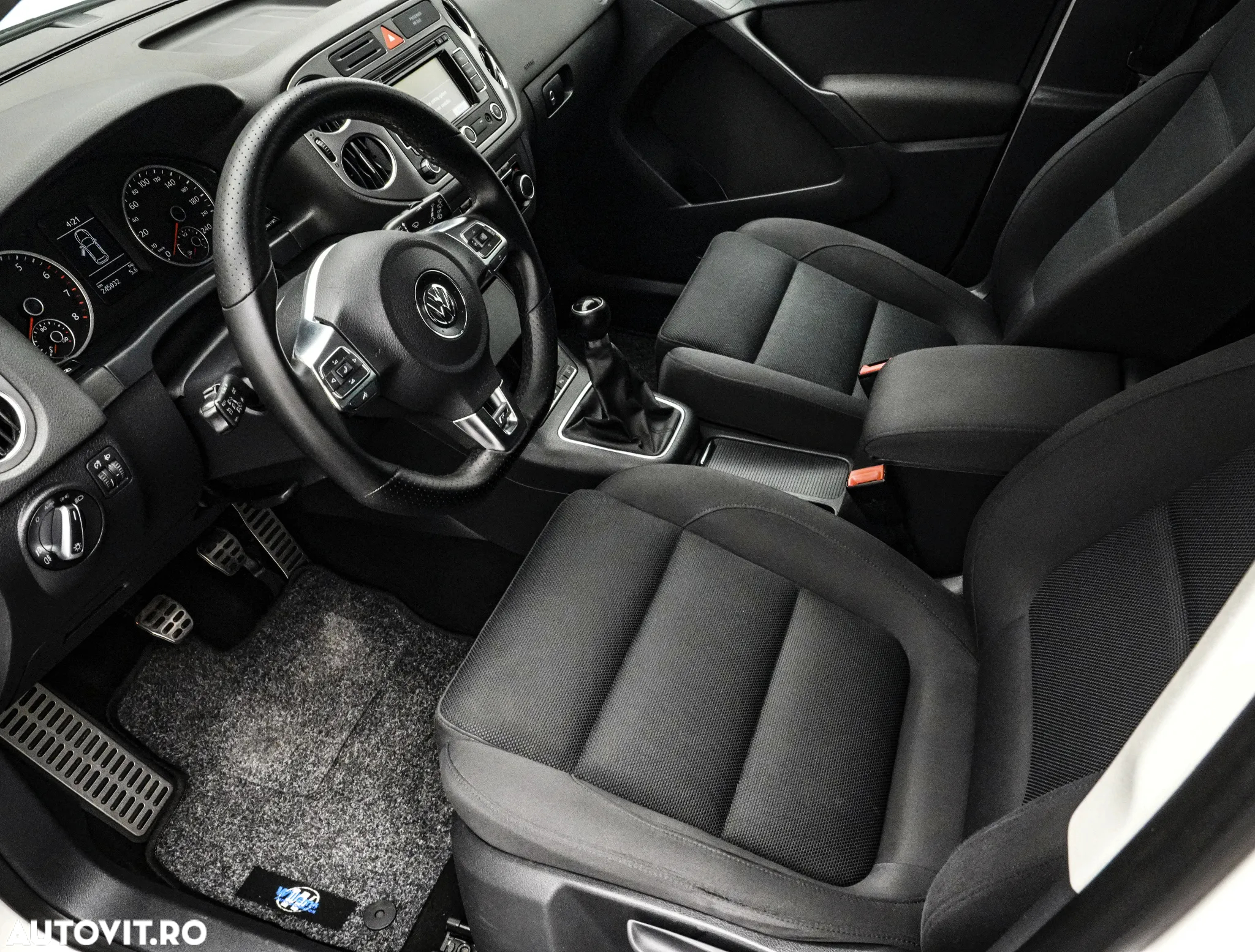 Volkswagen Tiguan - 11